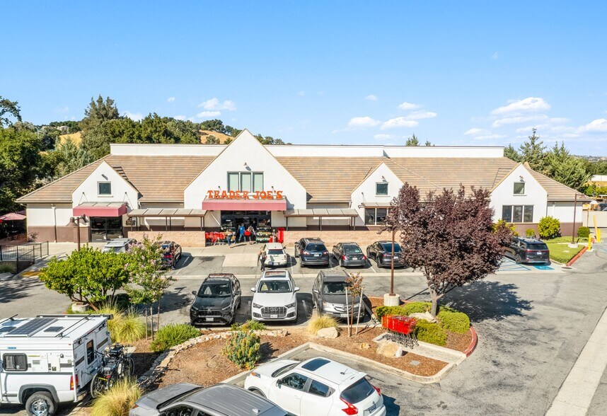 1121 Rossi Rd, Templeton, CA à louer - Photo de l’immeuble – Image 2 sur 9