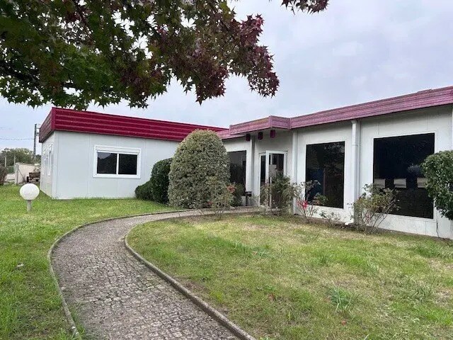 Plus de détails pour Local d'activités à louer