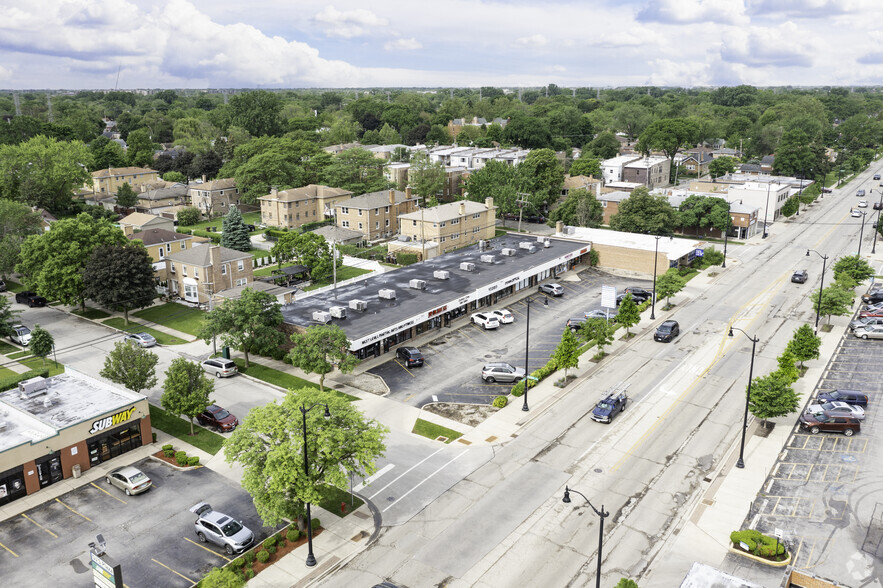 4033-4049 Oakton St, Skokie, IL à louer - Photo de l’immeuble – Image 3 sur 5