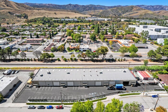 4226 Valley Fair St, Simi Valley, CA à vendre - Photo de l’immeuble – Image 3 sur 20