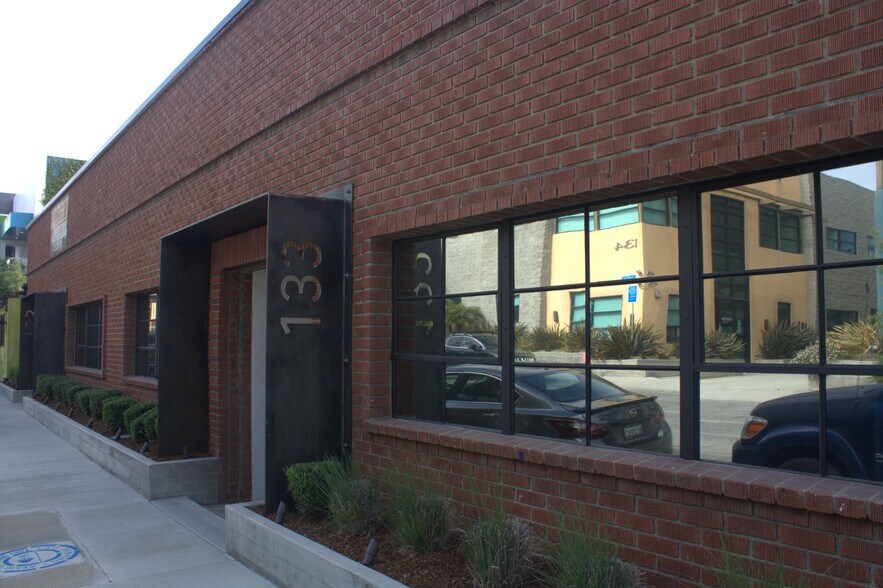 133 Lomita St, El Segundo, CA à louer - Photo de l’immeuble – Image 3 sur 4