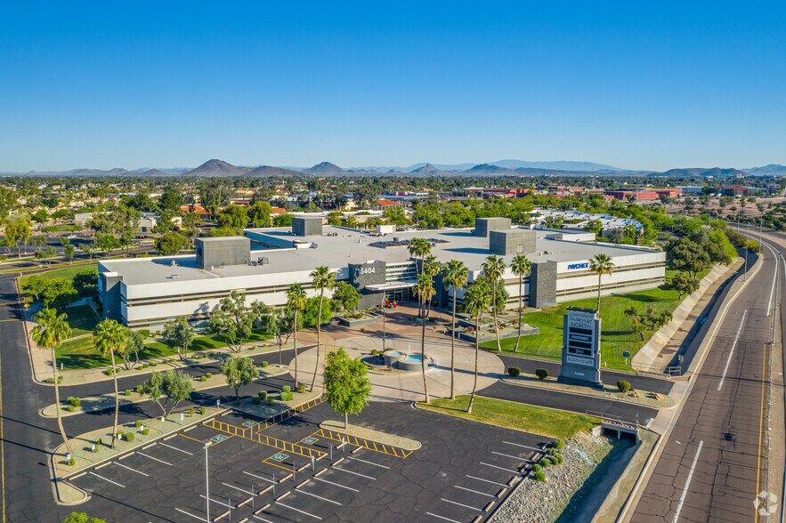 16404 N Black Canyon Hwy, Phoenix, AZ à louer - Photo de l’immeuble – Image 2 sur 8