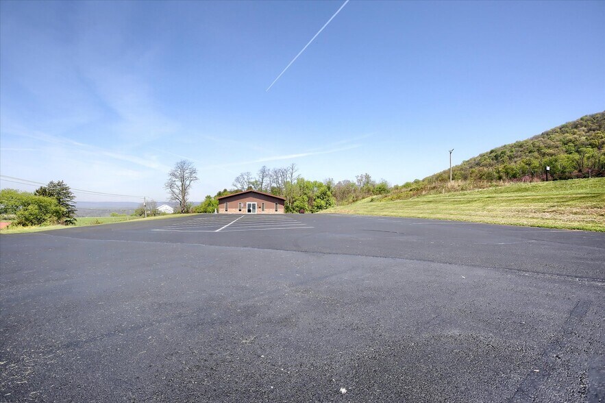 55 W Shortcut Rd, Newport, PA à vendre - Photo de l’immeuble – Image 3 sur 37
