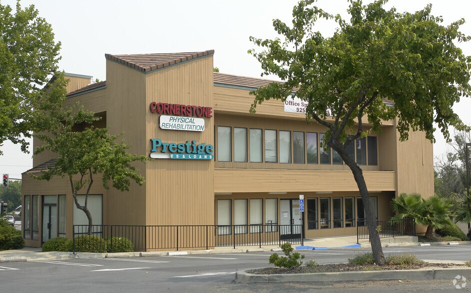 2711-2799 Lone Tree Way, Antioch, CA à louer - Photo principale – Image 2 sur 29