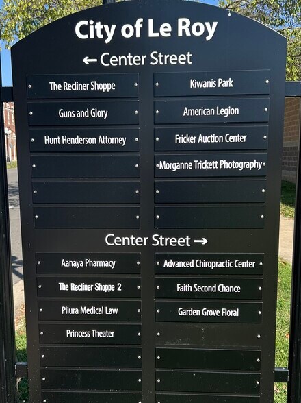 202 E Center St, Le Roy, IL à louer - Photo de l’immeuble – Image 3 sur 3