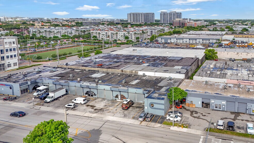 5400-5426 NW 79th Ave, Miami, FL à louer - Photo de l’immeuble – Image 1 sur 5