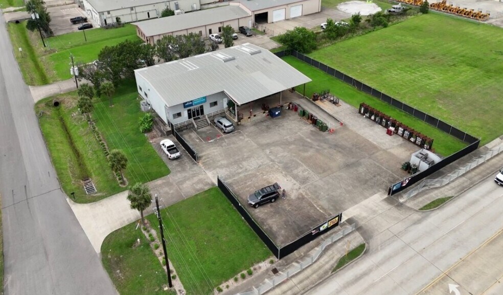 2606 Sens Rd, La Porte, TX à vendre - Photo principale – Image 1 sur 1
