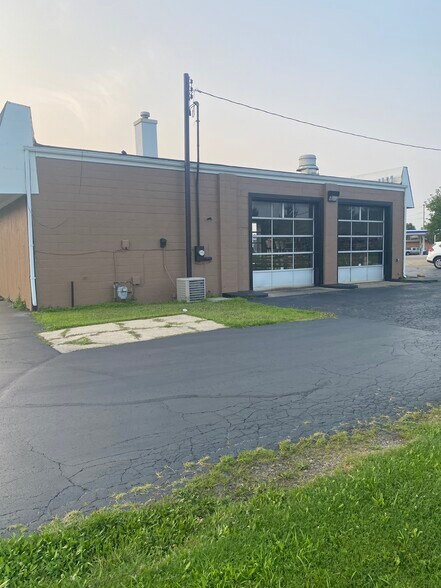 4596 Old Troy Pike, Riverside, OH à vendre - Photo de l’immeuble – Image 2 sur 7