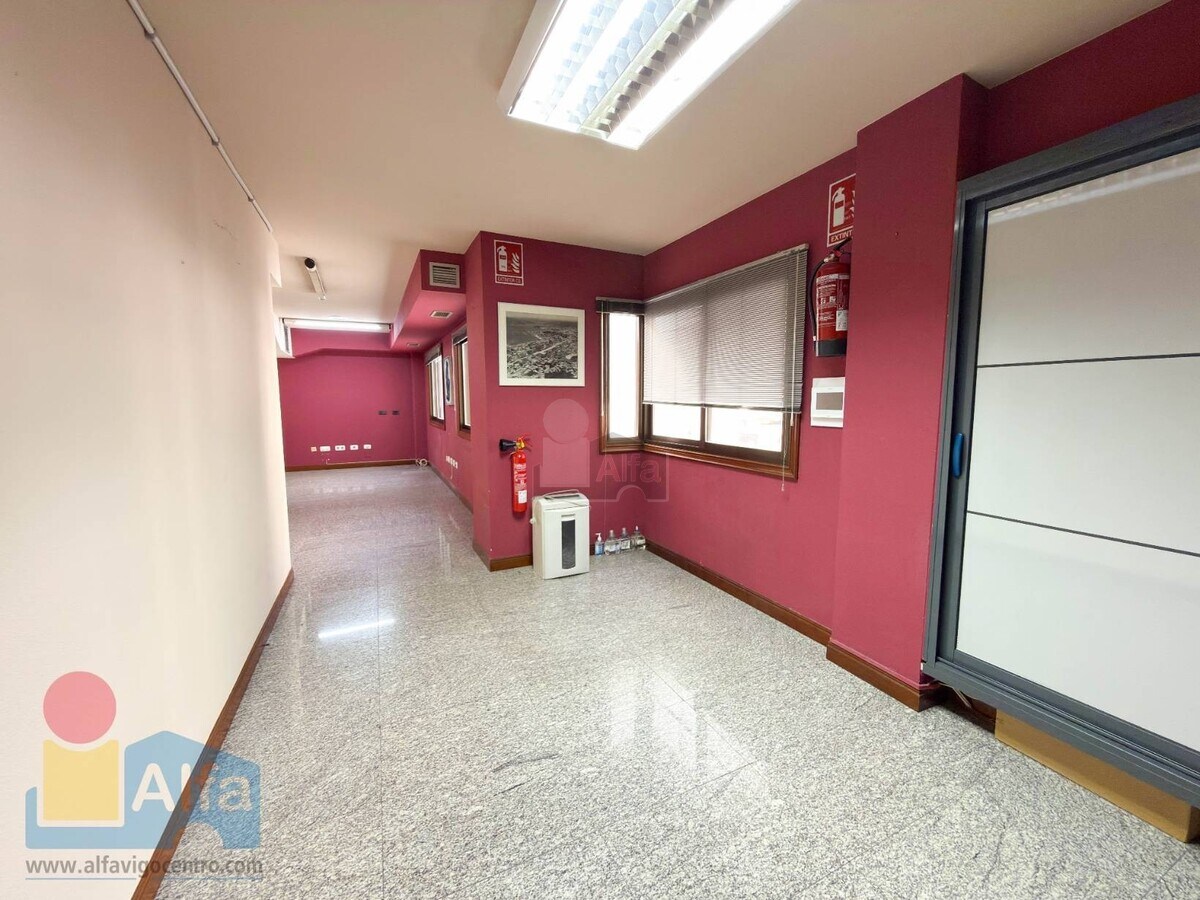 Vigo, PON 36211 - Lot 01 - - Photo intérieure - Image 2 of 14