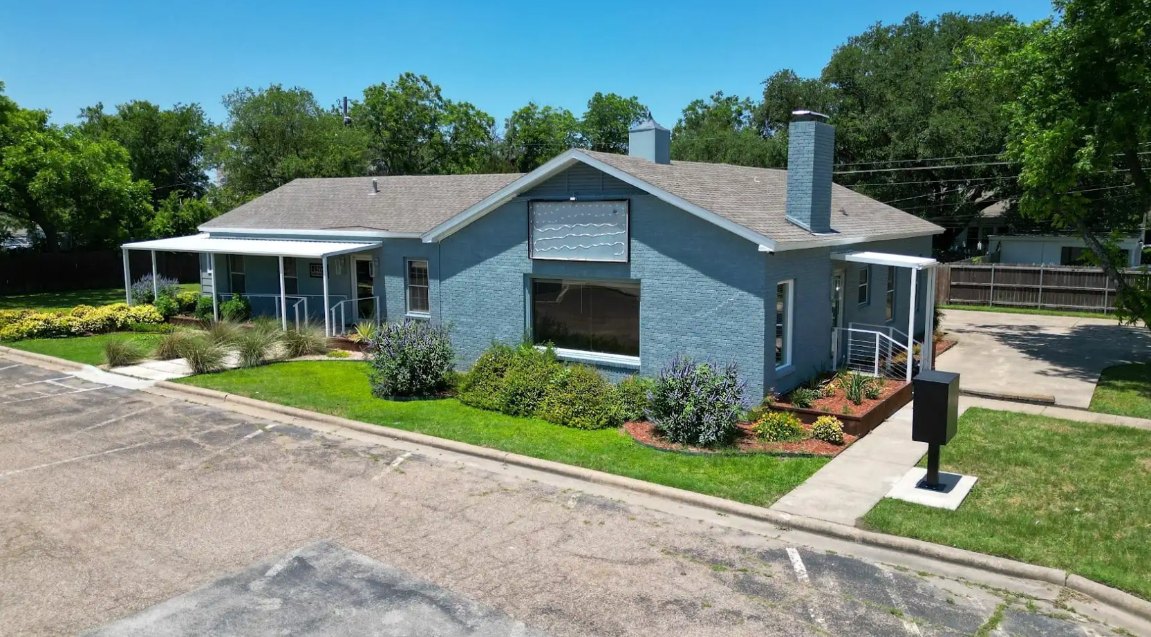 4209 W waco Dr, Waco, TX à louer Photo de l’immeuble– Image 1 sur 21