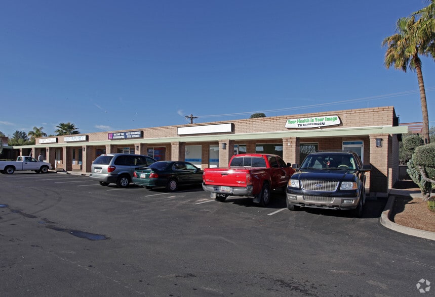 1015 W Prince Rd, Tucson, AZ à louer - Photo principale – Image 1 sur 5