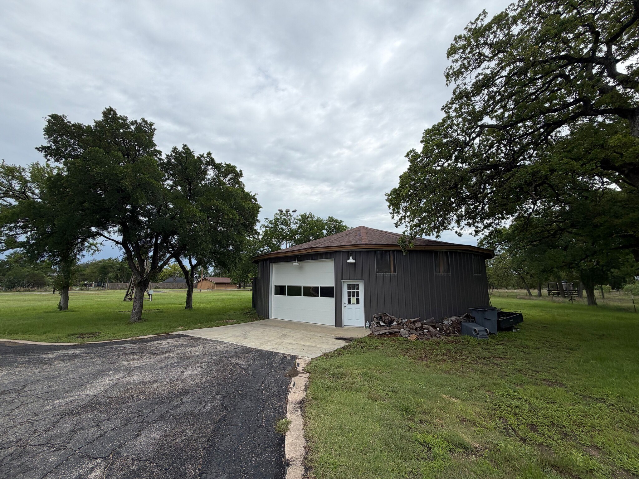 6221 Acacia dr, Leander, TX à louer Photo de l’immeuble– Image 1 sur 6