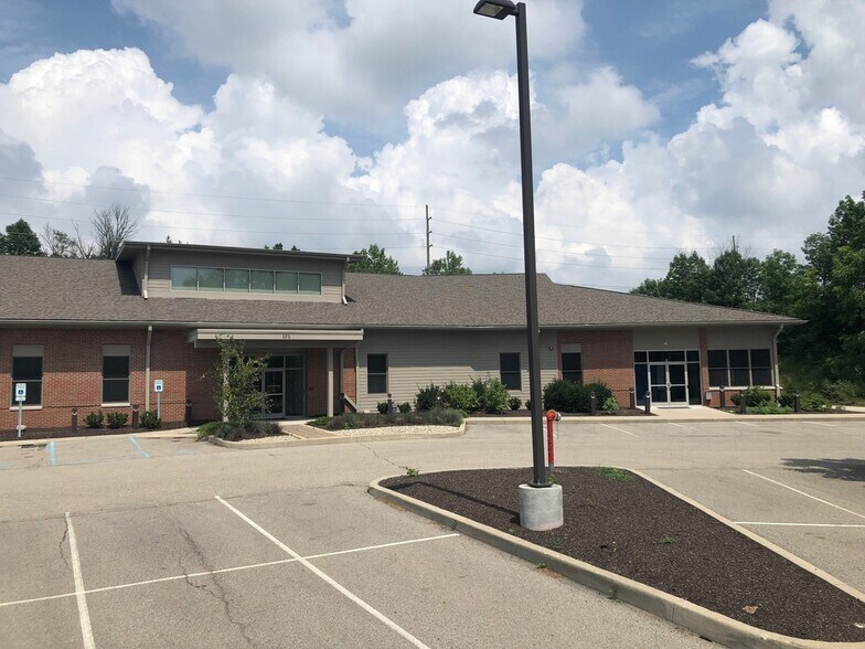 625 S Main St, Zionsville, IN à vendre - Photo de l’immeuble – Image 1 sur 13