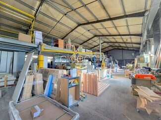 Plus de détails pour Local d’activités à vendre
