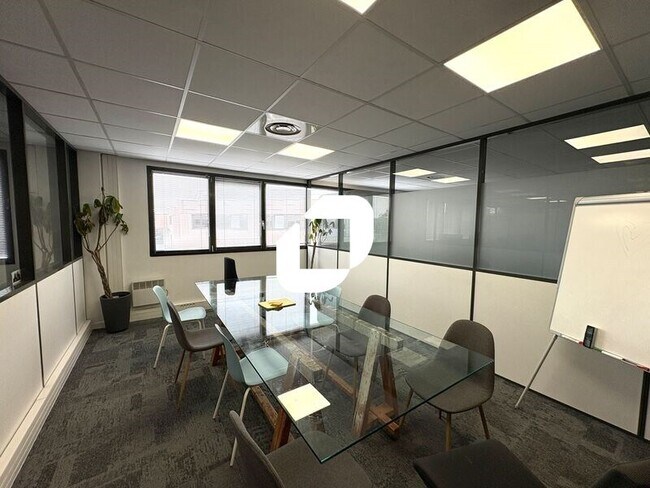 Plus de détails pour Bureau à louer