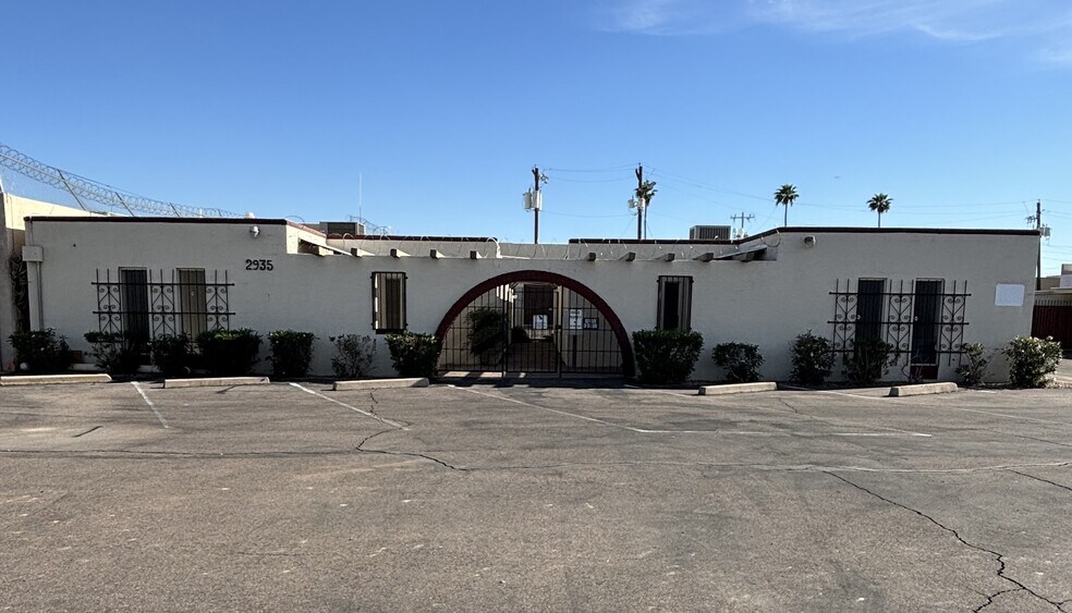 2935 W Clarendon Ave, Phoenix, AZ à louer - Photo de l’immeuble – Image 1 sur 10