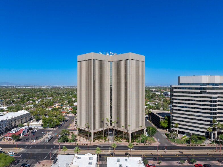 2600 N Central Ave, Phoenix, AZ à vendre - Photo de l’immeuble – Image 2 sur 6