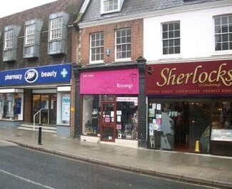 Plus de détails pour 48 London Rd, East Grinstead - Logement à vendre