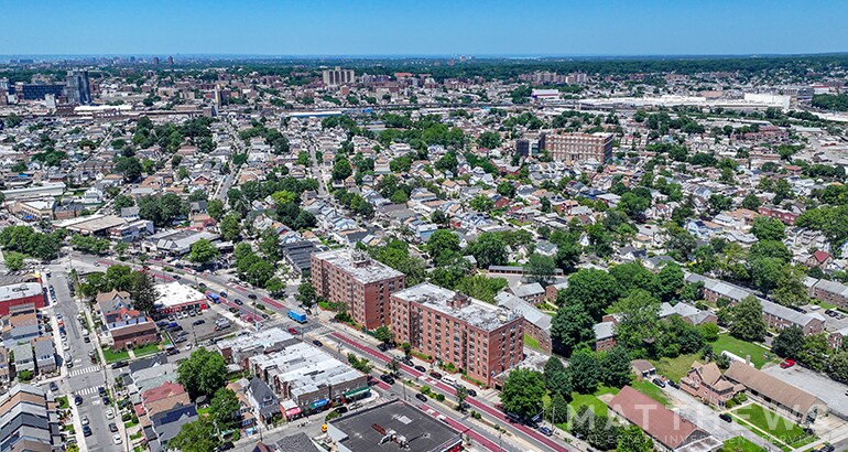 10915 Merrick Blvd, Jamaica, NY à vendre - Photo de l’immeuble – Image 2 sur 4