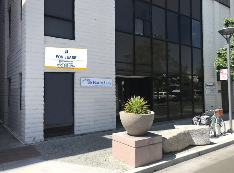480 S California Ave, Palo Alto, CA à louer - Photo de l’immeuble – Image 3 sur 10