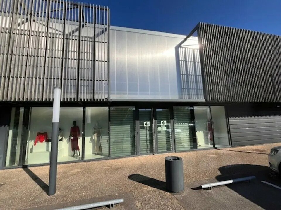 Local commercial dans Vannes à louer Photo de l’immeuble– Image 1 sur 6