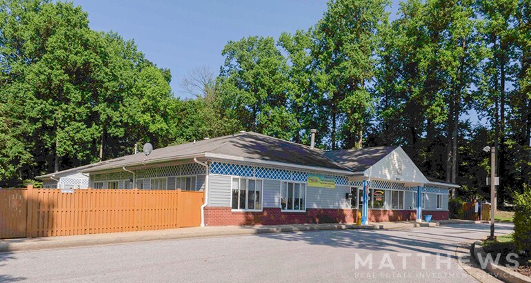 8401 Carlson Ln, Windsor Mill, MD à vendre - Photo de l’immeuble – Image 1 sur 3