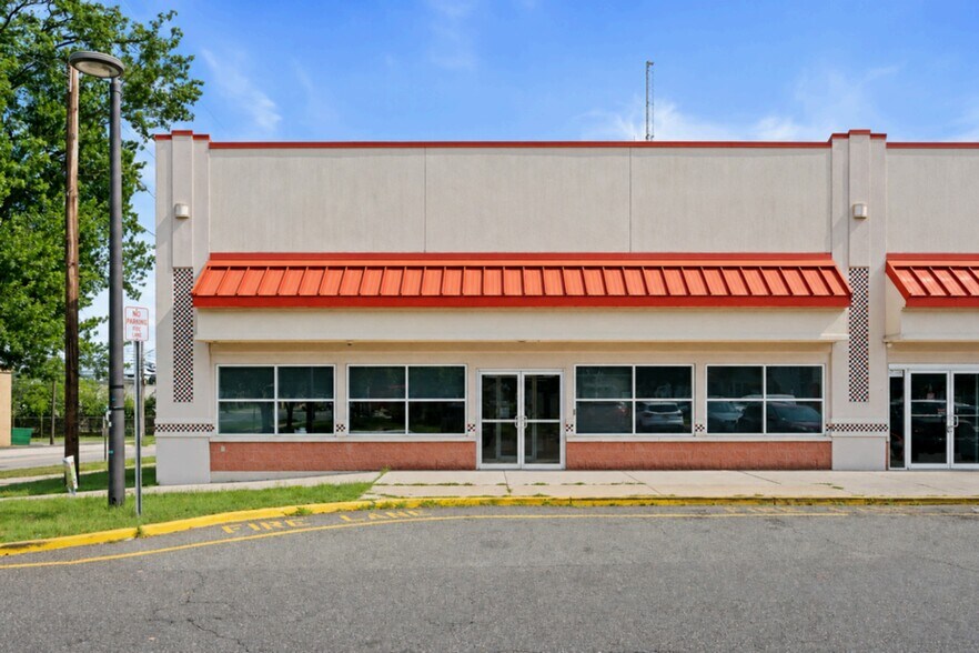 106 W Landis Ave, Vineland, NJ à louer - Photo de l’immeuble – Image 2 sur 10