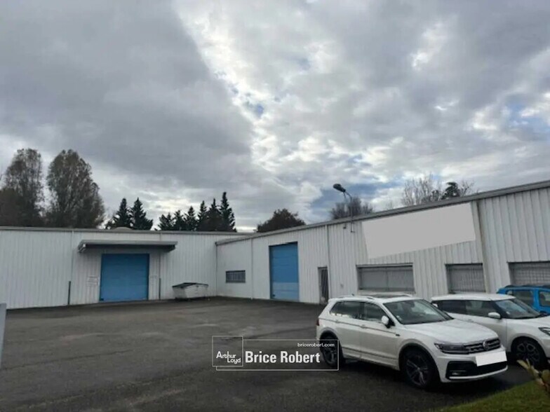 Local d'activités dans Saint-Symphorien-d'Ozon à vendre - Photo de l’immeuble – Image 2 sur 7