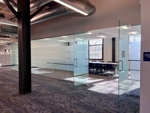 313-317 Iron Horse Way, Providence, RI à louer Photo intérieure– Image 2 sur 14