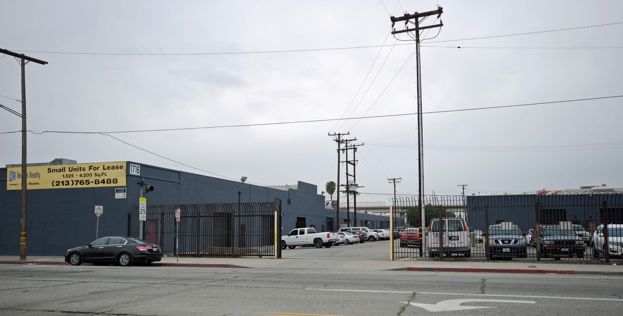 1711-1723 E 58th Pl, Los Angeles, CA à louer Photo intérieure– Image 1 sur 5