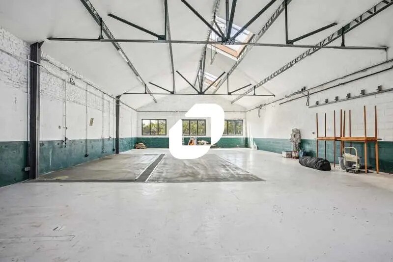 Local d’activités dans Épinay-sur-Seine à louer - Photo de l’immeuble – Image 1 sur 11