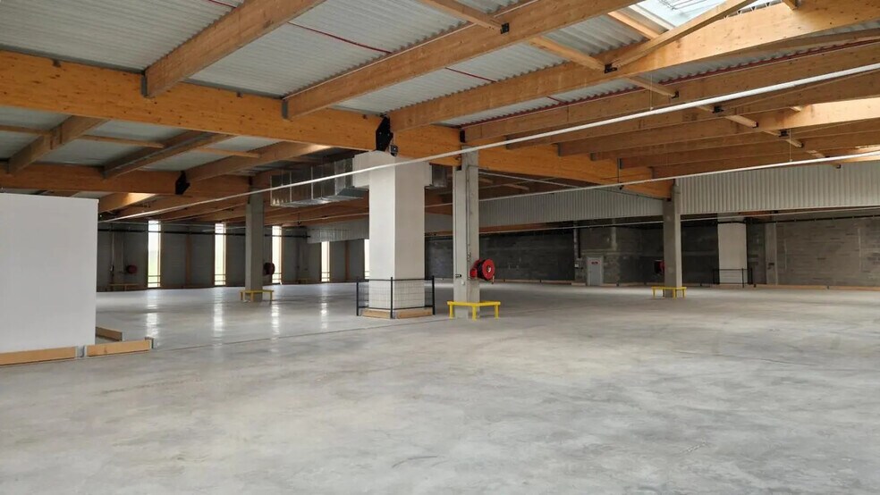 Industriel/Logistique dans Lyon à louer - Photo de l’immeuble – Image 3 sur 18