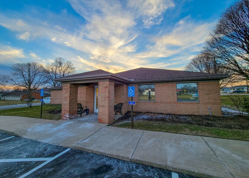 1659 W 2nd St, Xenia, OH à louer - Photo de l’immeuble – Image 1 sur 10
