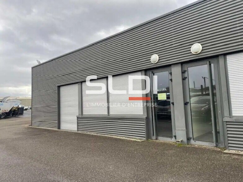 Local d’activités dans Rillieux-la-Pape à louer - Photo de l’immeuble – Image 2 sur 8