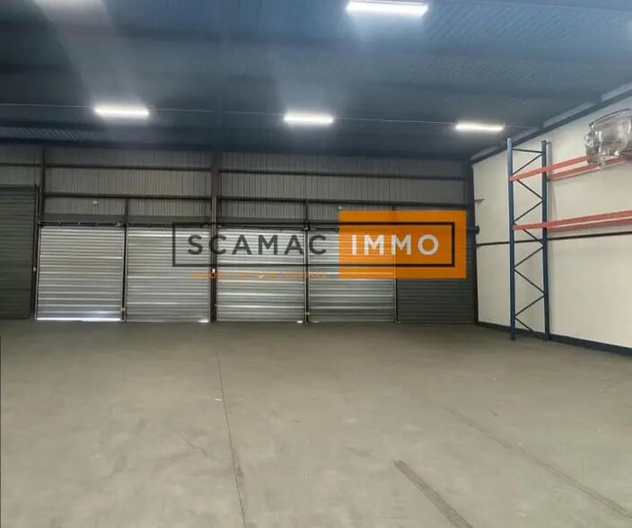 Bureau dans Villeneuve-la-Garenne à louer - Photo intérieure – Image 2 sur 3