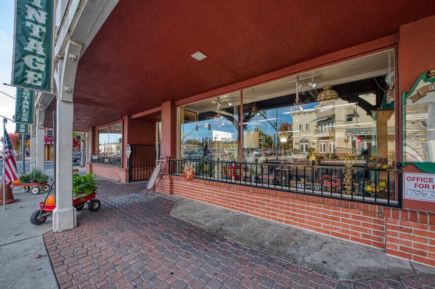 456 Clovis Ave, Clovis, CA à louer - Photo de l’immeuble – Image 3 sur 7