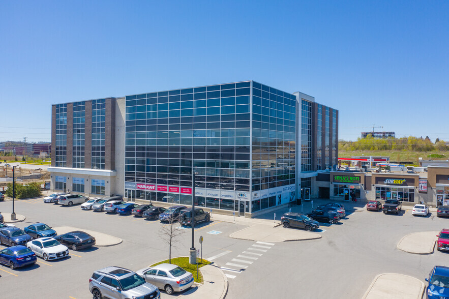300 Rossland Rd E, Ajax, ON à louer - Photo de l’immeuble – Image 2 sur 8