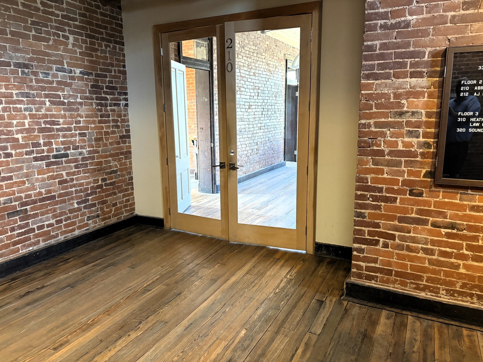 333 E Short St, Lexington, KY à louer Autre– Image 1 sur 9