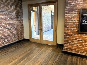 333 E Short St, Lexington, KY à louer Autre– Image 1 sur 9