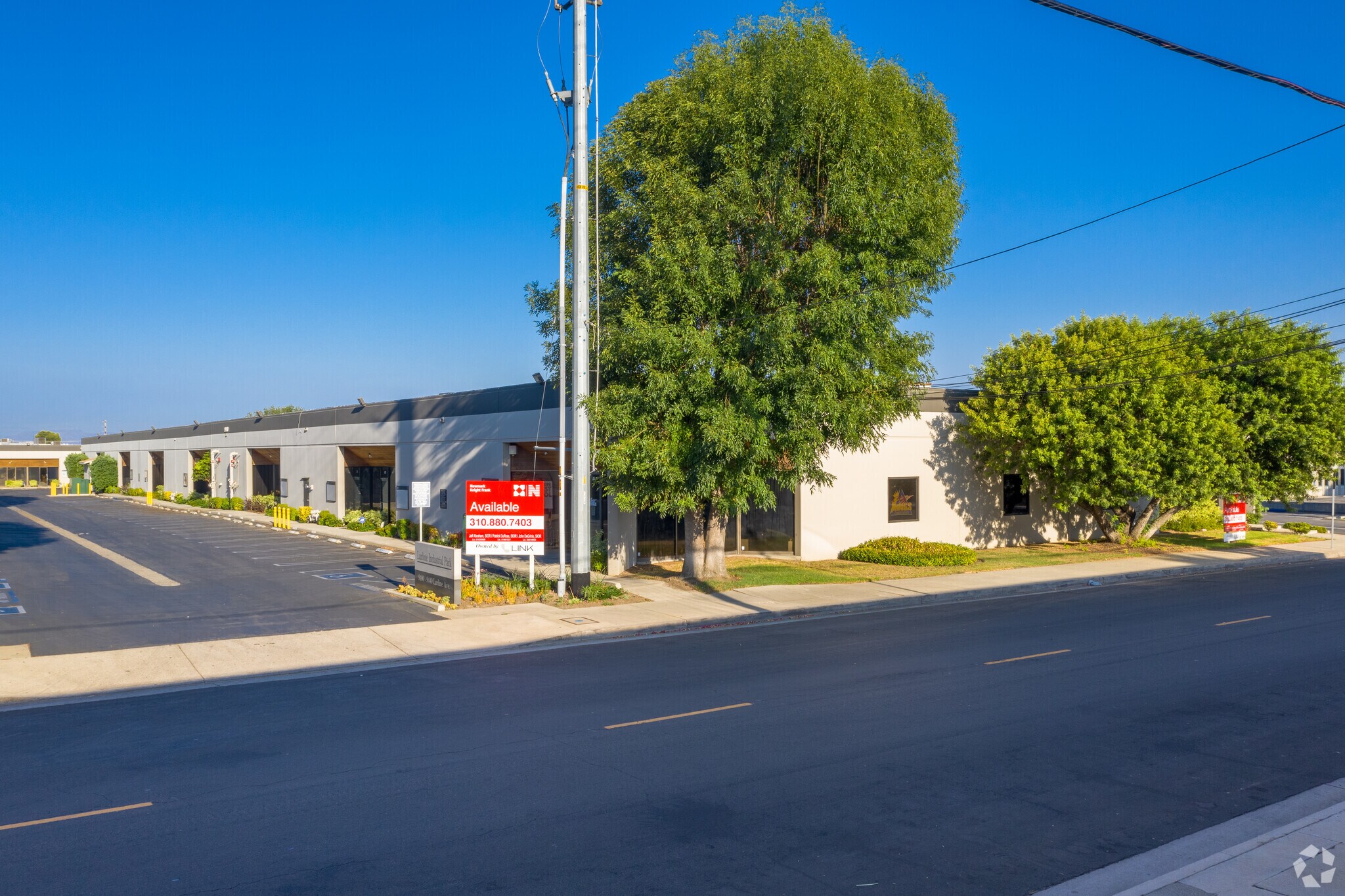 9400 Lurline Ave, Chatsworth, CA à louer Photo principale– Image 1 sur 10