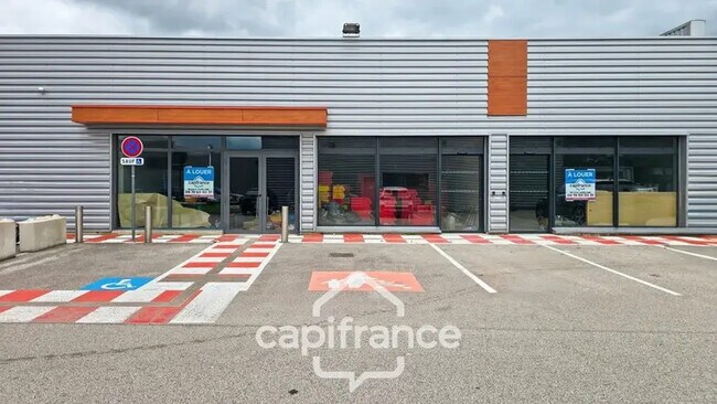Plus de détails pour Local commercial à louer