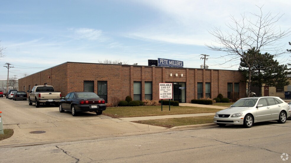 3620 Edison Pl, Rolling Meadows, IL à louer - Photo de l’immeuble – Image 2 sur 5