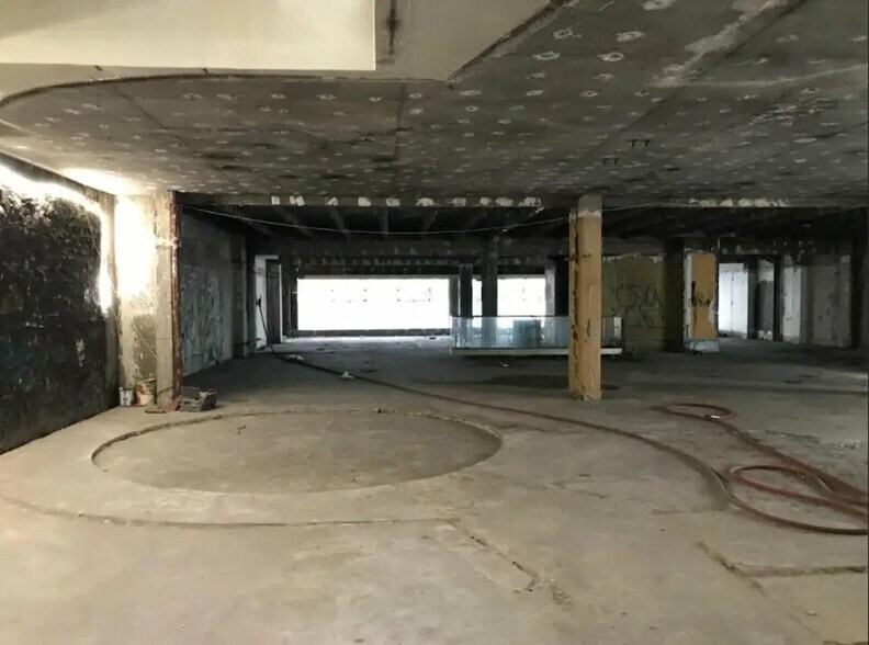 Local commercial dans Pantin à vendre - Photo de l’immeuble – Image 1 sur 9