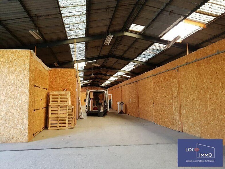 Local d’activités dans Bruges à louer - Photo de l’immeuble – Image 3 sur 3