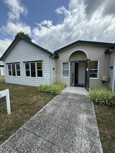Bureau dans La Chapelle-Saint-Mesmin à louer - Photo de l’immeuble – Image 1 sur 6