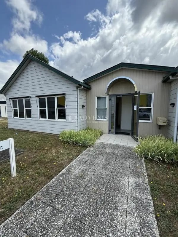Bureau dans La Chapelle-Saint-Mesmin à louer Photo de l’immeuble– Image 1 sur 7