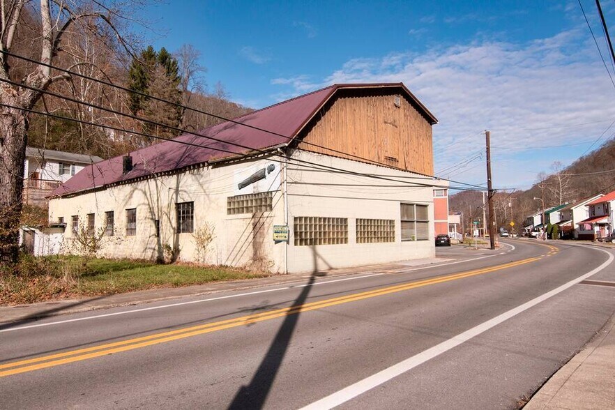 1002 Guyandotte Ave, Mullens, WV à vendre - Photo de l’immeuble – Image 3 sur 29
