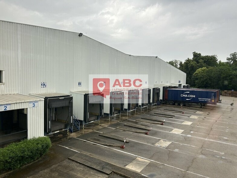 Industriel/Logistique dans Nîmes à vendre - Photo de l’immeuble – Image 2 sur 4