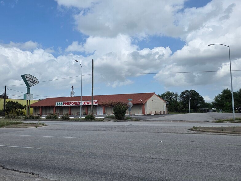 1141 Uvalde Rd, Houston, TX à vendre - Photo principale – Image 1 sur 10