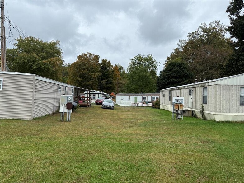 12 E Whig St, Newark Valley, NY à vendre - Photo de l’immeuble – Image 2 sur 7